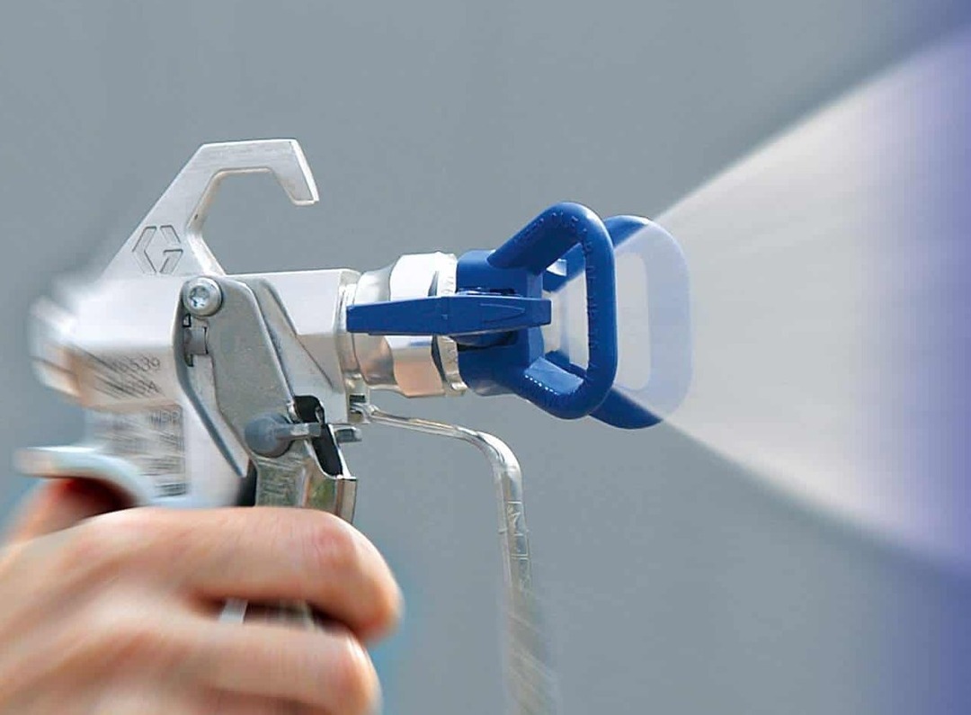 красим быстро покраска безвоздушным аппаратом